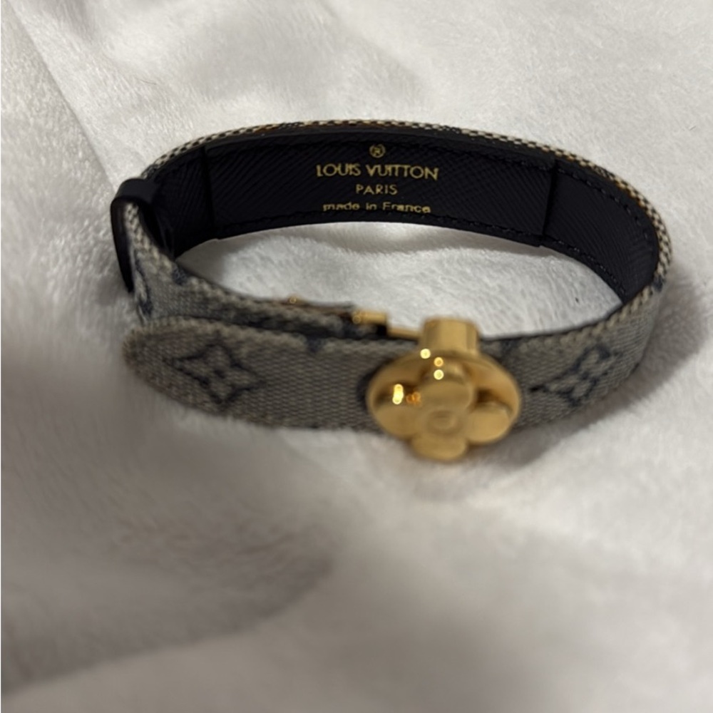Louis Vuitton Gray and Gold Flower Bracelet